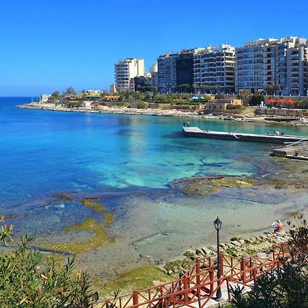 Stylish Seaview Apartment In A Prime Location سليمة المظهر الخارجي الصورة